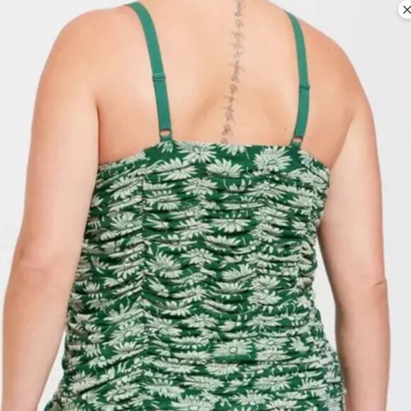 630-14 NWT Torrid Green Floral Mesh Cropped Shirred Cami Top Size 00 (10/12) NEW - Picture 7 of 15